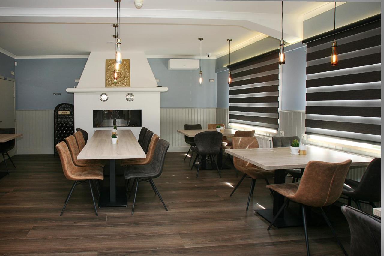 Hotel Au Prince Royal Leopoldsburg Bagian luar foto